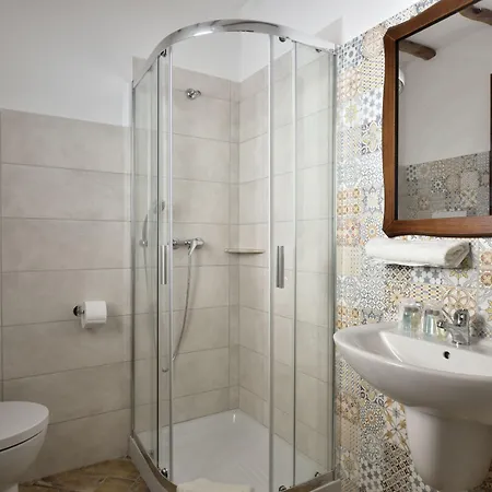 Отель Goloritze Бауней